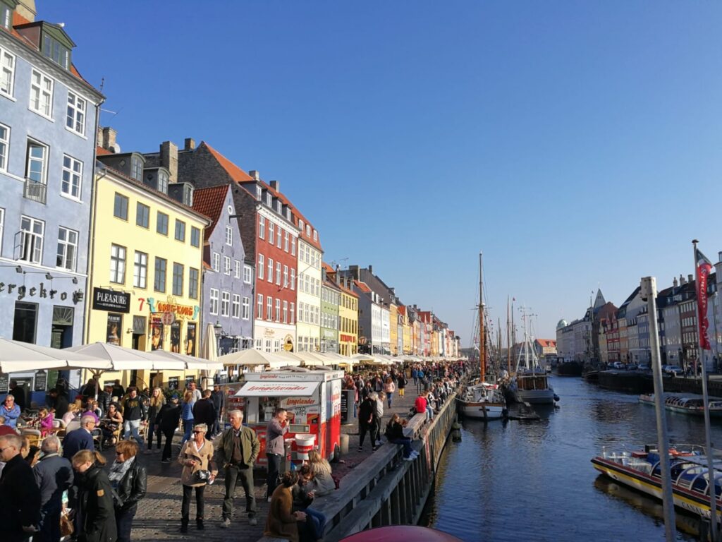 Zum ersten Mal erkunden Saterländer Schüler Kopenhagen