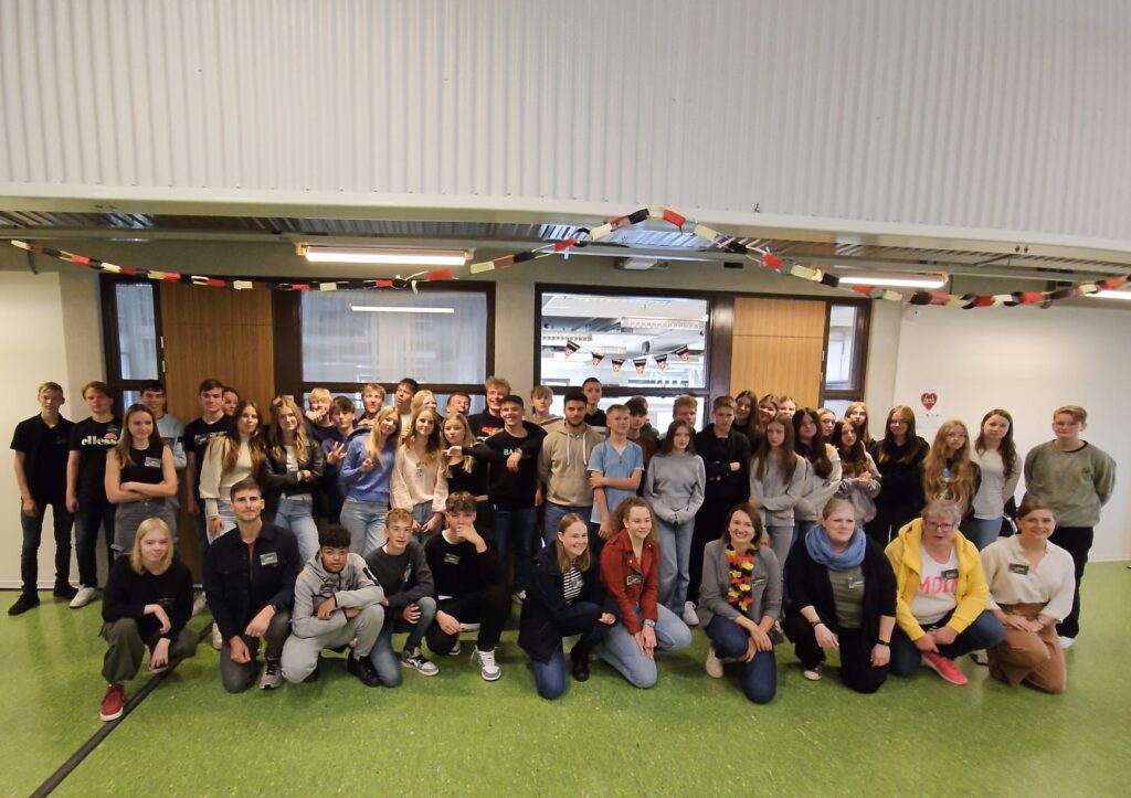 Besuch der Klasse 8b am Ems-Dollart-College in Winschoten  anlässlich des „Dag van de Duitse Taal“