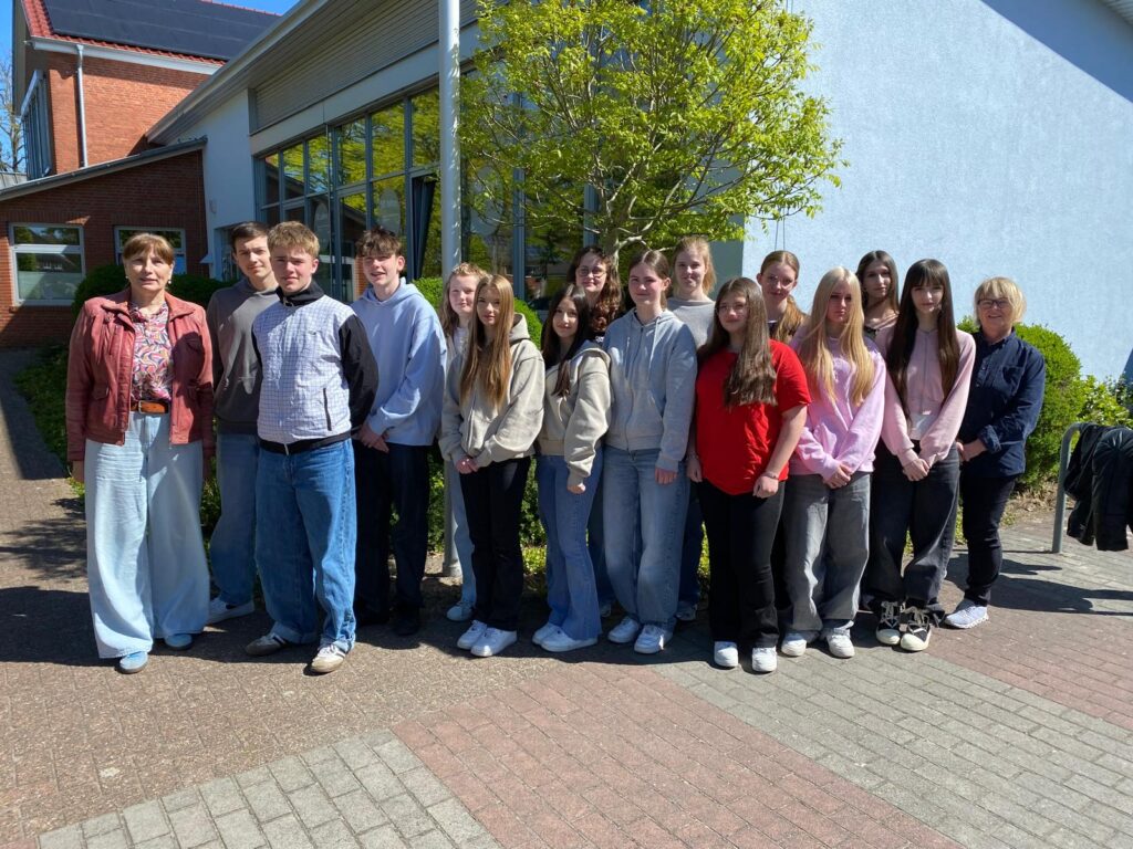 17 Schüler bestehen die Prüfung für das internationale Englisch-Zertifikat TELC